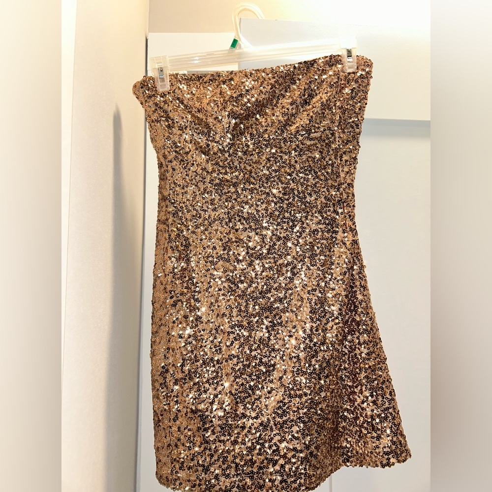 👗✨Rose Gold Sequin Dress 👗 ✨